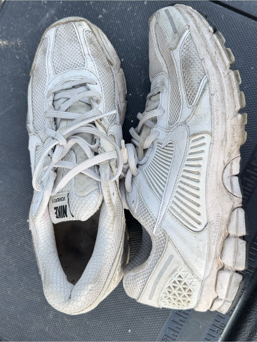 Nike men’s  vomero 5